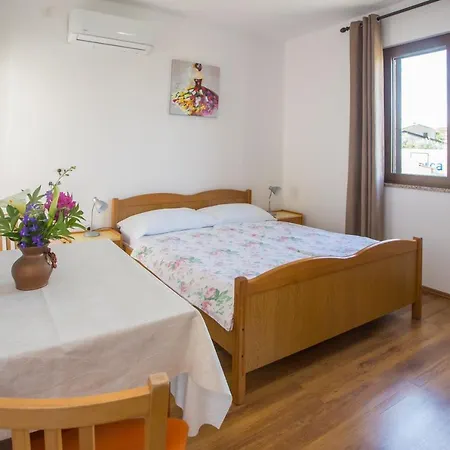 Anna Apartment *
